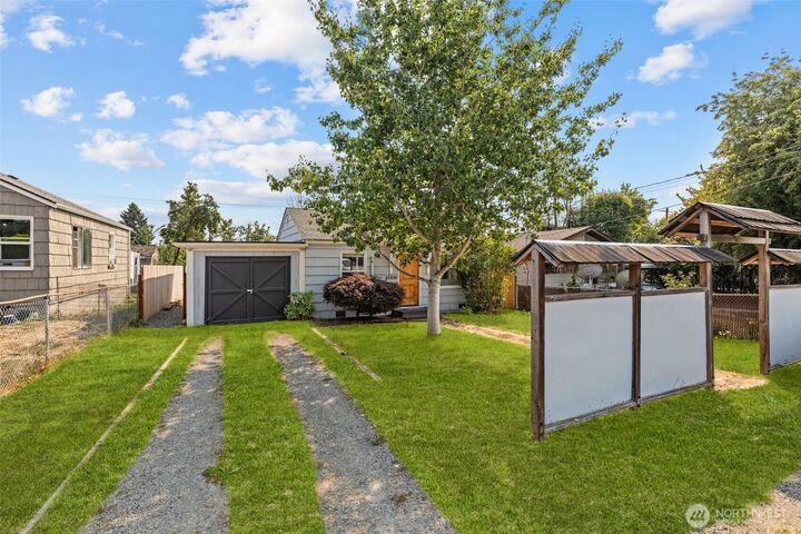 Property Photo: 12450 1st Avenue SW WA 98146