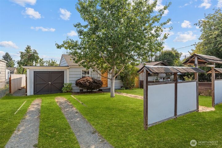 Property Photo: 12450 1st Avenue SW WA 98146