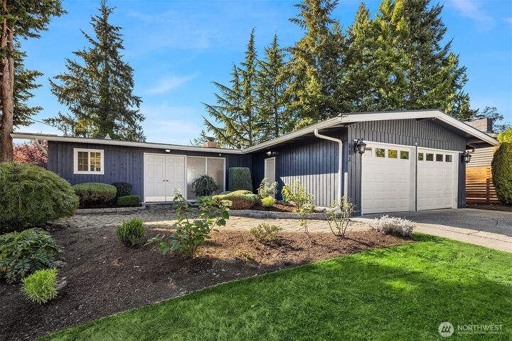 Property Photo: 113 152nd Place SE WA 98007