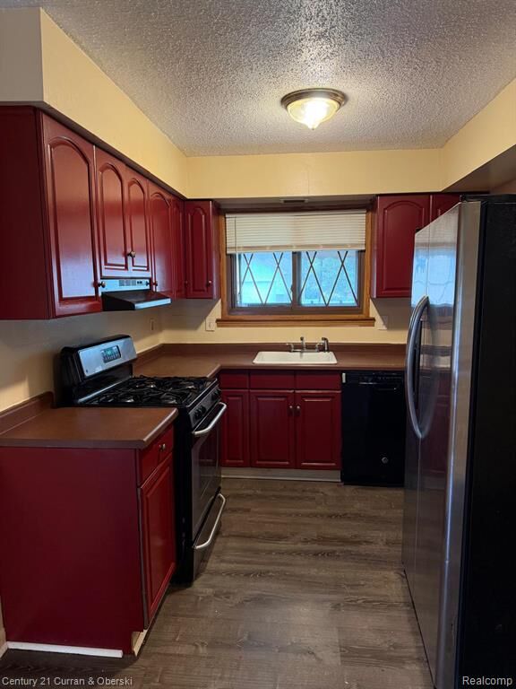 Property Photo: 28973 Annapolis Road MI 48186