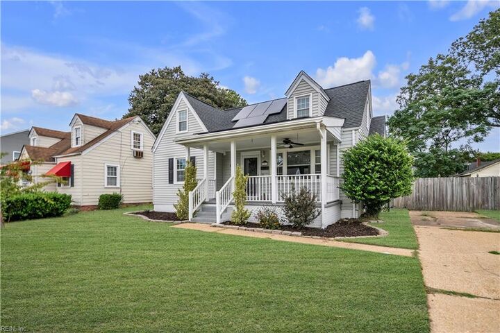 Property Photo:  3512 S Warwick Cir  VA 23513 