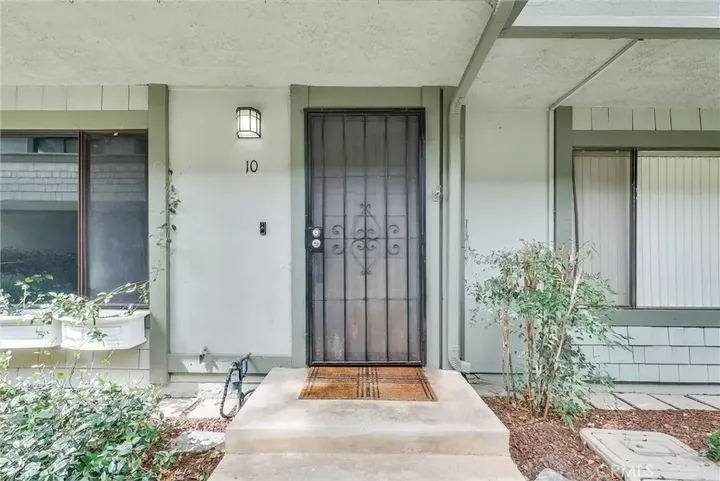 Property Photo: 229 W Wilson Street 10 CA 92627