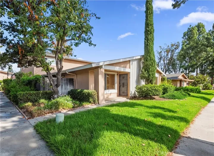 Property Photo:  1194 Border  CA 92882 