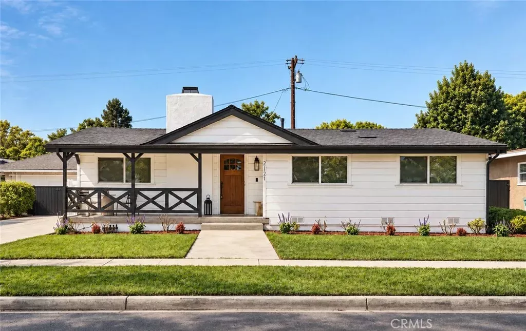 Property Photo:  2121 Fanwood Avenue  CA 90815 