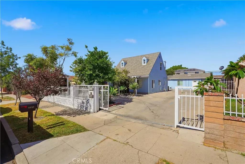 Property Photo: 13737 Mercer CA 91331
