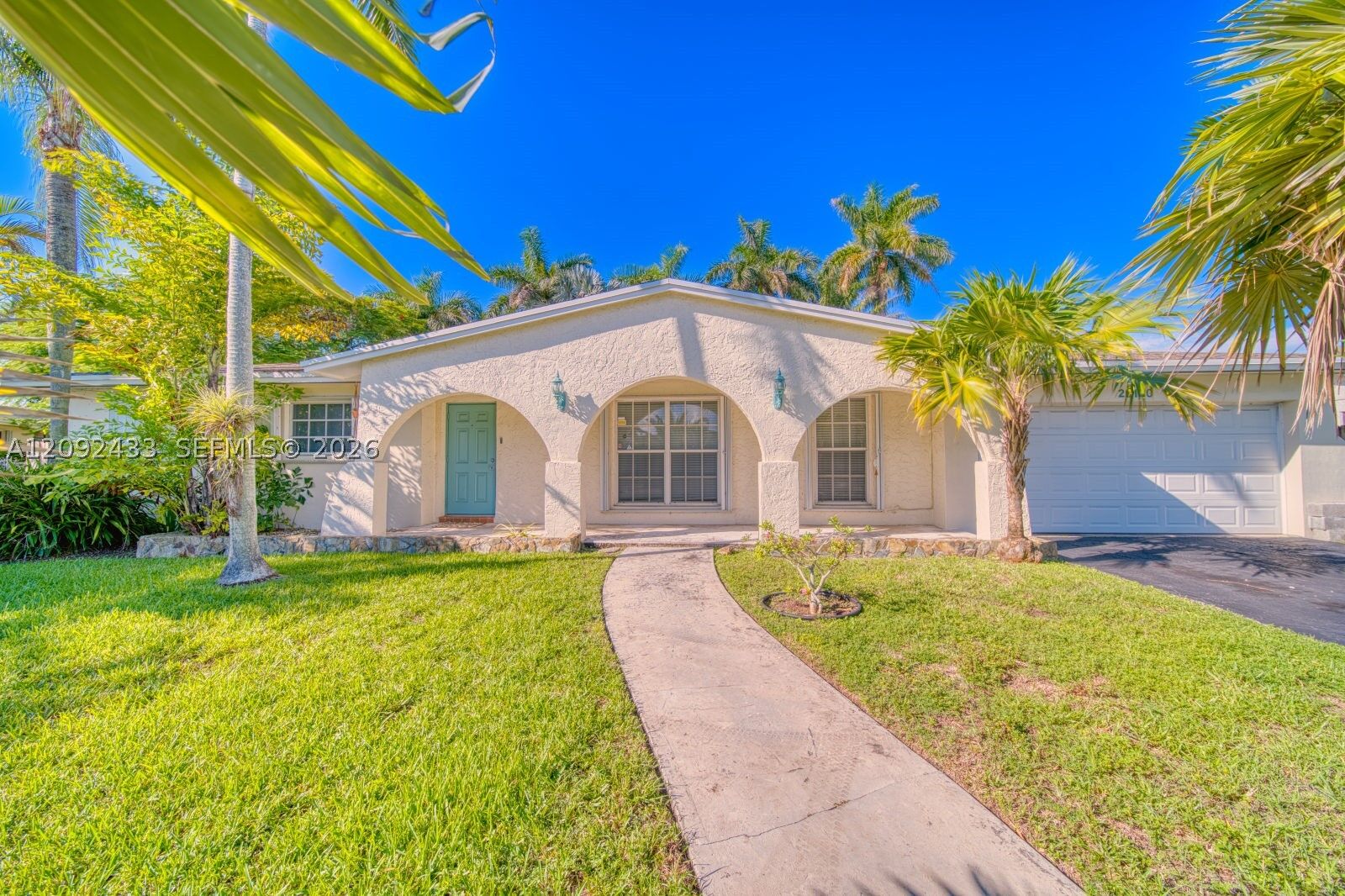 Property Photo: 20120 SW 84th Pl FL 33189
