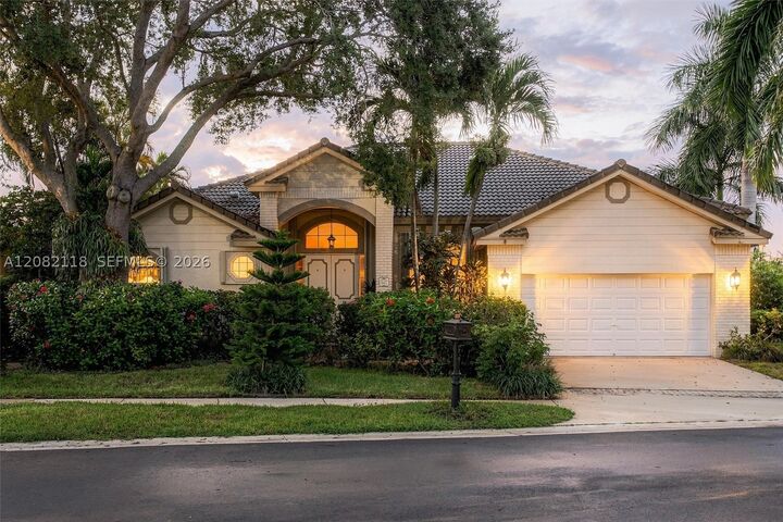 Property Photo:  3026 Lakewood Dr  FL 33332 