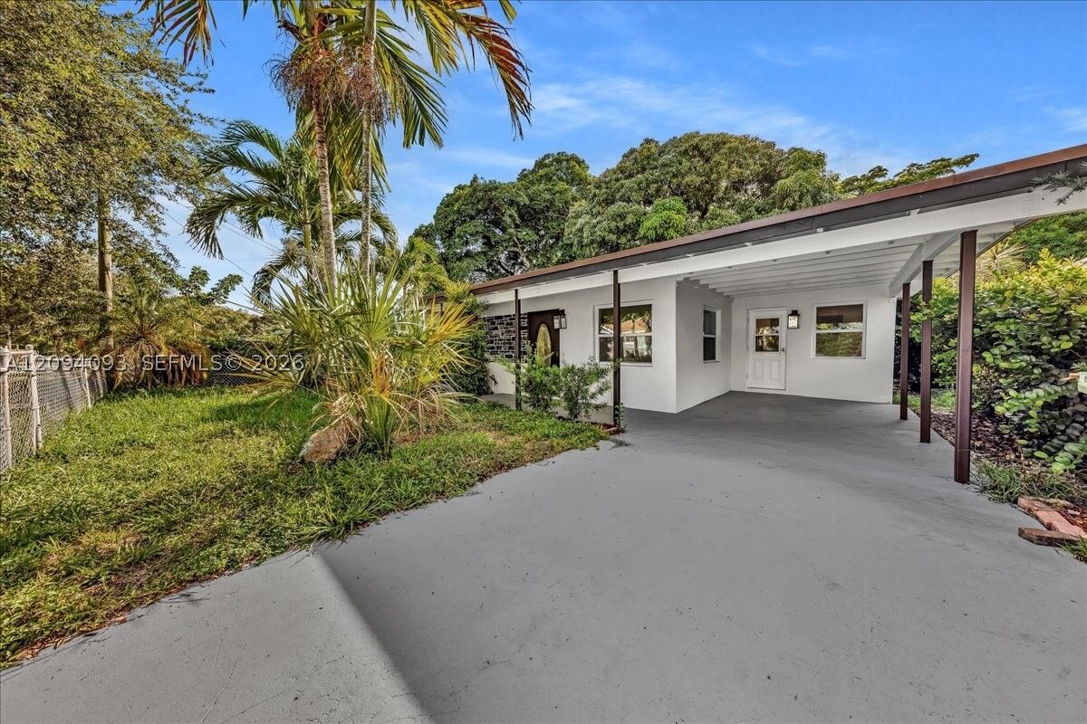 Property Photo: 535 NW 23rd Ave 535 FL 33311