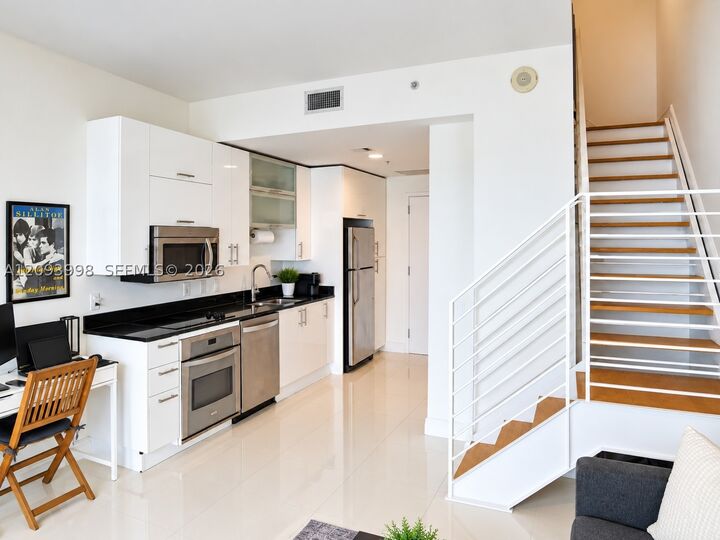 Property Photo:  