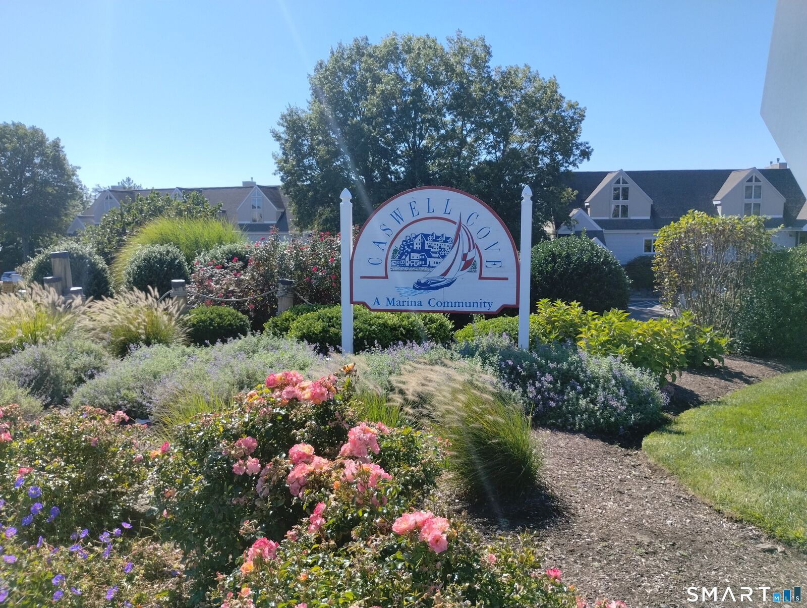 Property Photo:  1427 Windward Road 1427  CT 06461 
