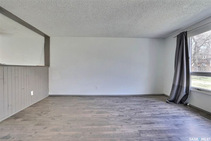 Property Photo:  51 Spruceview Road  SK S4R 0E1 
