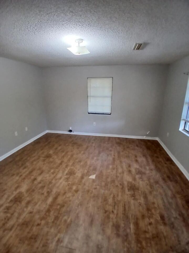 Property Photo:  608 W Reynolds Apt A  AL 36360 
