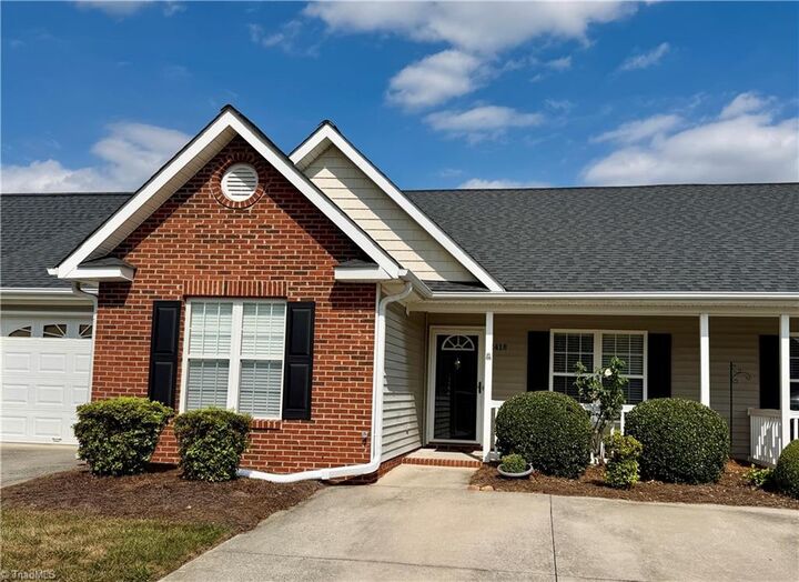 Property Photo:  2418 Wynbrook Square Court  NC 27103 