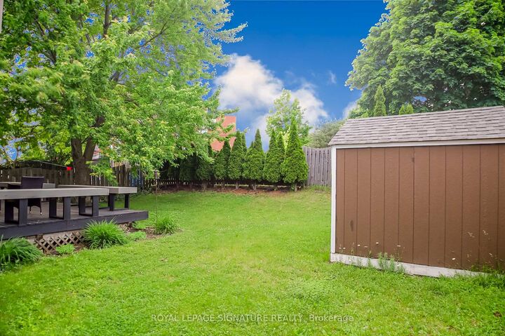 Property Photo:  4 Upland Drive  ON L1N 8H5 