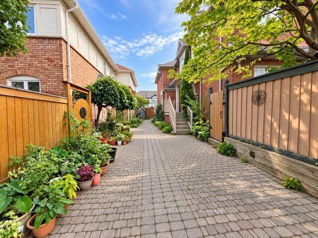 Property Photo:  135 Ural Circle  ON L6R 1J6 