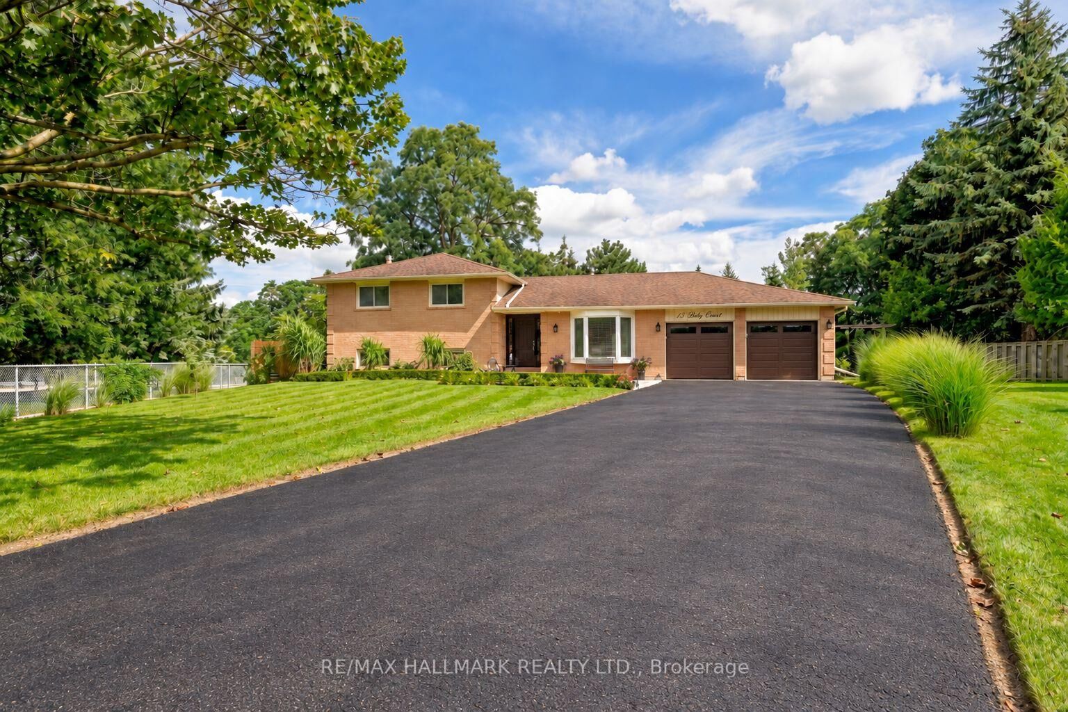 Property Photo:  13 Toby Court  ON L9N 1K3 