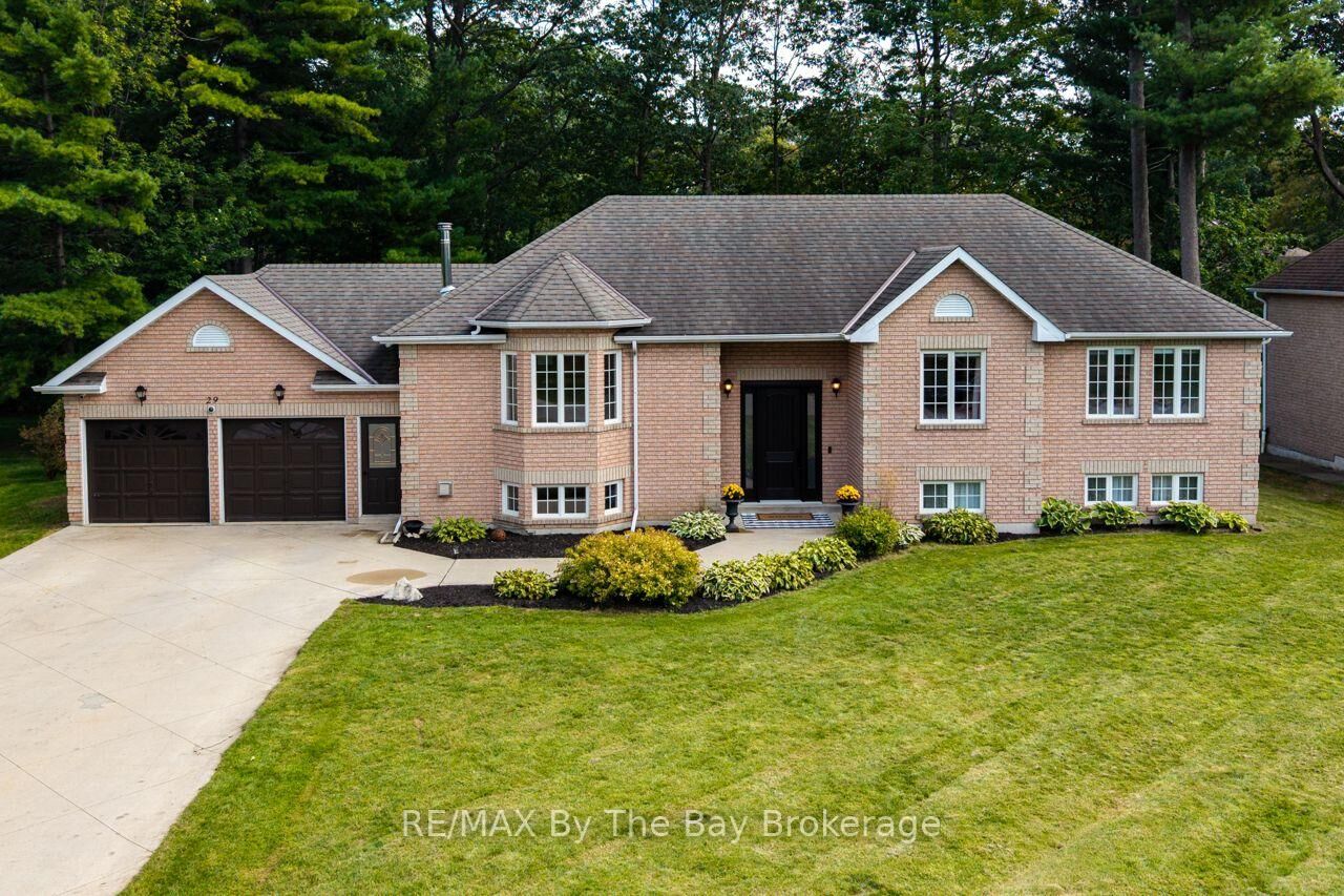 Property Photo:  29 Downer Crescent  ON L9Z 1C3 