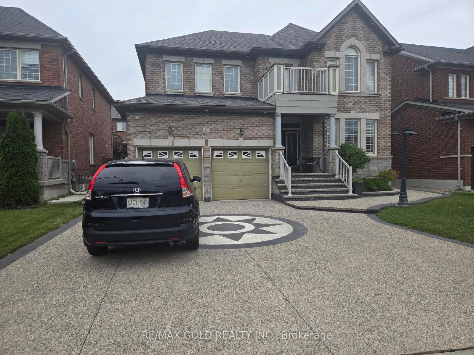 Property Photo: 10 Twin Falls Road ON L6Y 0V4