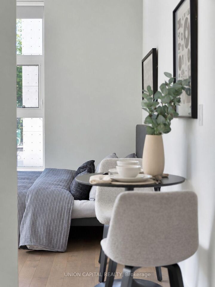 Property Photo: 10 Willison Square 202 ON M5T 0A8