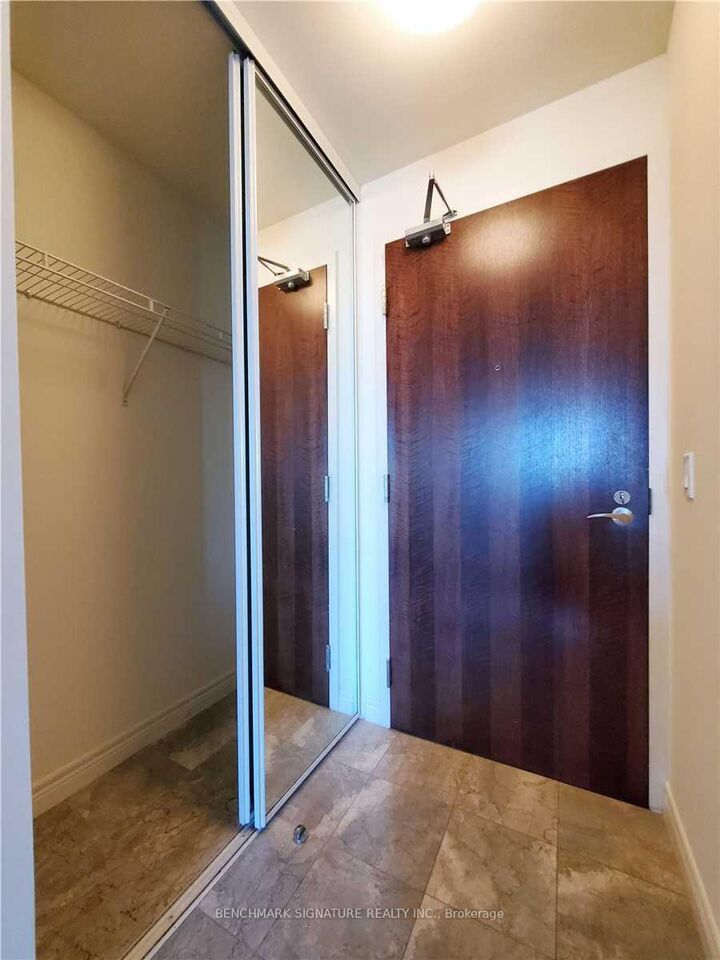 Property Photo:  339 Rathburn Road W 217  ON L5B 0K6 