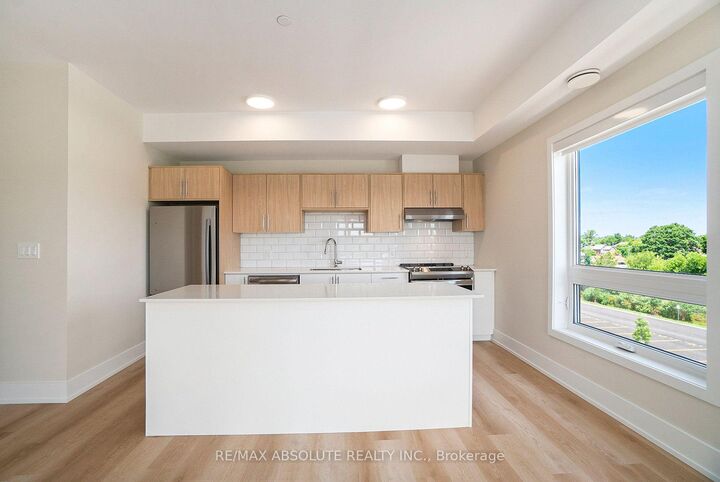 Property Photo:  12B Thomas Street S 402  ON K7S 2J1 