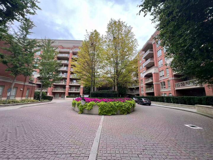 Property Photo: 21 Burkebrook Place 612 ON M4G 0A2