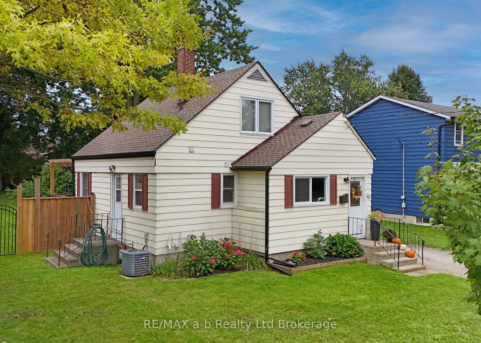 Property Photo:  357 Knightsbridge Road  ON N4S 7C8 
