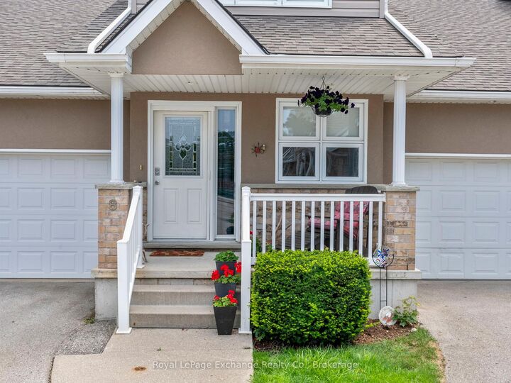 Property Photo:  433 Queen Street 8  ON N2Z 0A2 