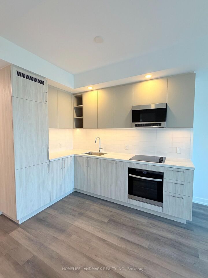 Property Photo: 5 Meadowdale Road 1810 ON L4K 0C7