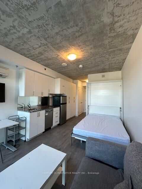 Property Photo:  1900 Simcoe Street N 505  ON L1G 4Y3 
