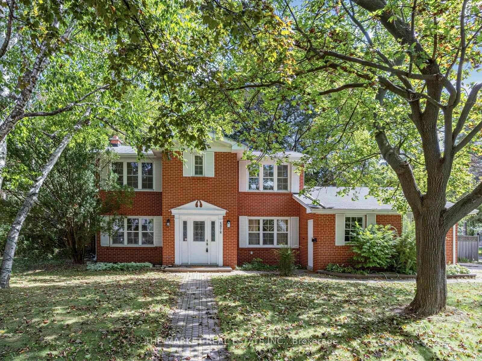 Property Photo:  1572 Atrium Court  ON L5H 2B8 