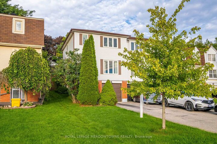 Property Photo:  38 Lakeview Court  ON L9W 4P2 