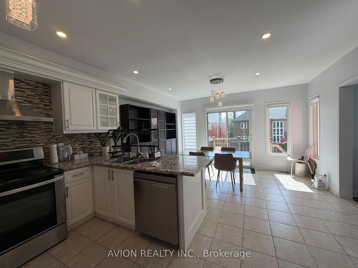 Property Photo: 29 Falling River Drive ON L4S 2R1