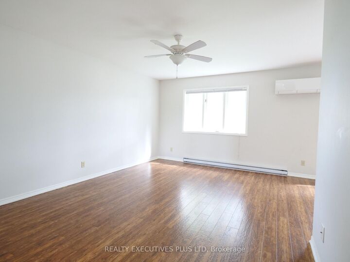 Property Photo: 50 Third Street G3 ON L9W 2B1