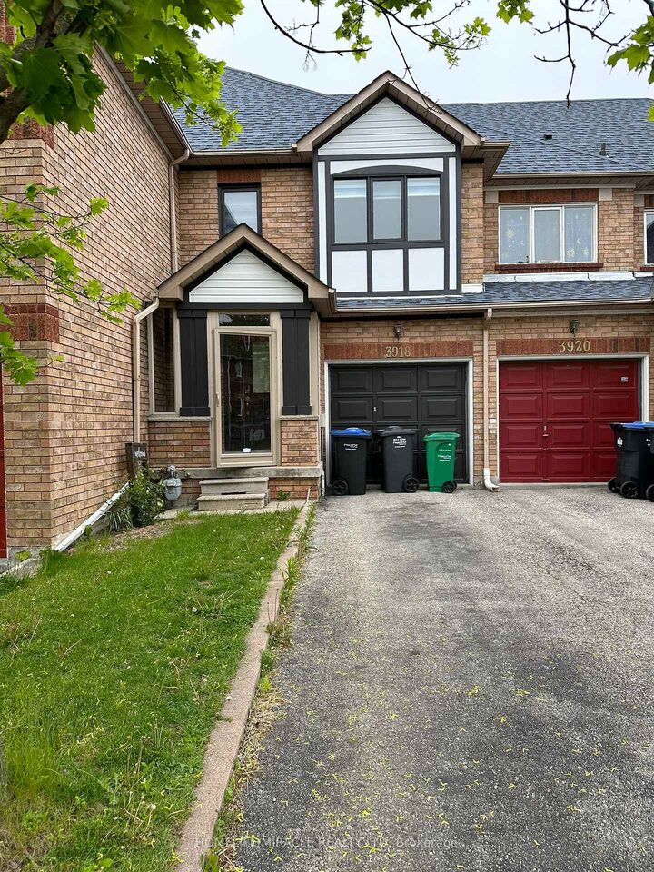 Property Photo: 3918 Zenith Court ON L5N 7H7