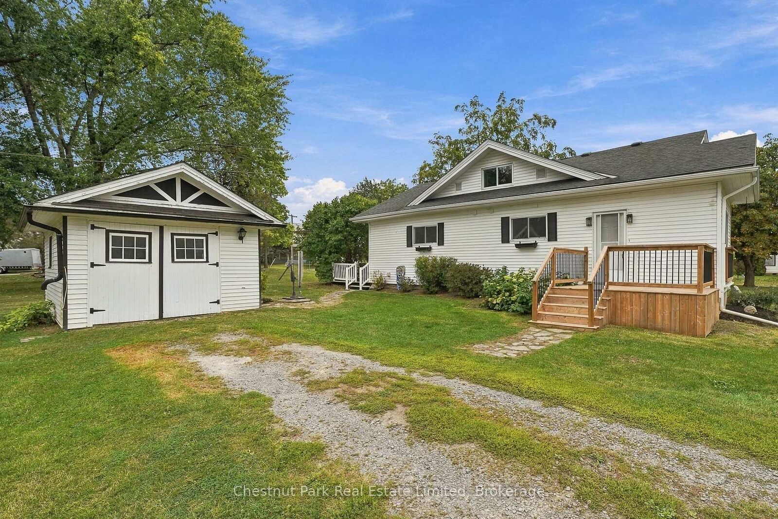 Property Photo:  10 Northport Street  ON K0K 2T0 