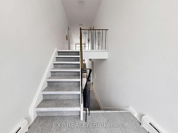 Property Photo:  89 Donald Street  ON L4N 1E6 