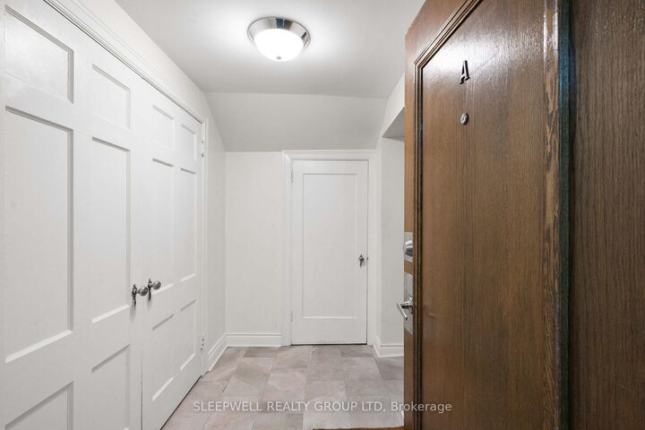 Property Photo:  180 Augusta Street 1A  ON K1N 8C1 
