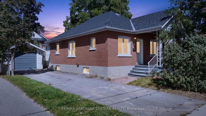 Property Photo:  164 Prince Street  ON K9J 2A4 