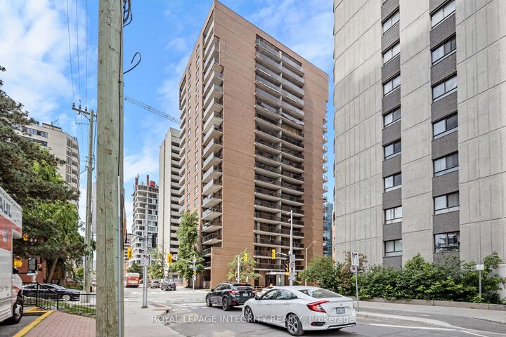 Property Photo: 475 Laurier Avenue W 2001 ON K1R 7X1