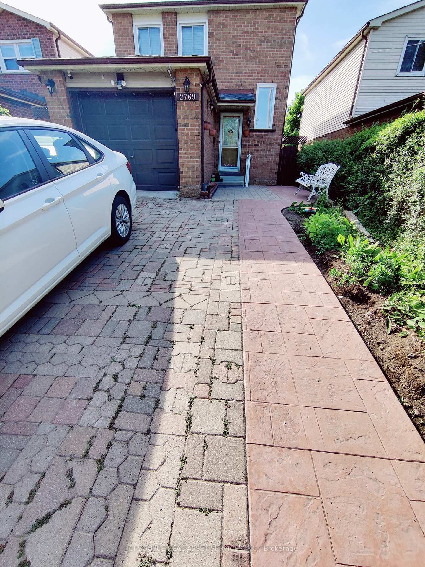 Property Photo:  2769 Willowmore Way Lower  ON L5N 3N8 