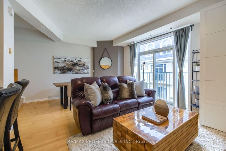 Property Photo:  32 Stadium Road 327  ON M5V 3P4 