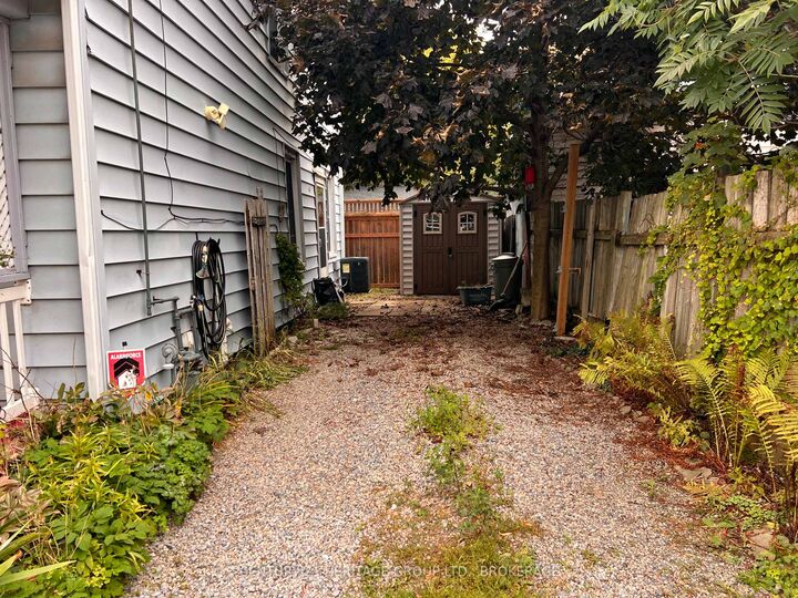Property Photo:  523 Bagot Street  ON K7K 3C8 
