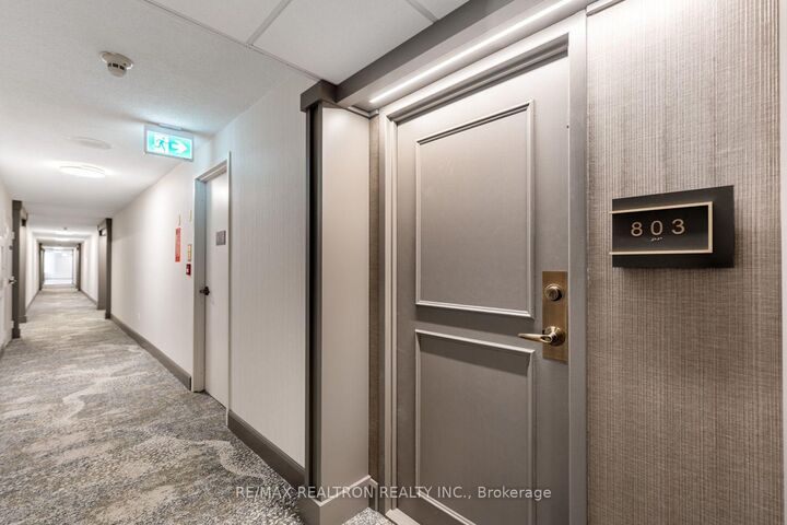 Property Photo:  7 Townsgate Drive 803  ON L4J 7Z9 