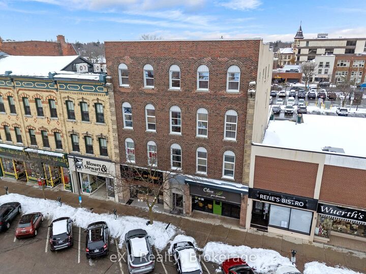 Property Photo:  24 Wellington Street 9  ON N5A 2L2 