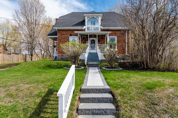 Property Photo: 615 Bay Street ON L4R 1L7