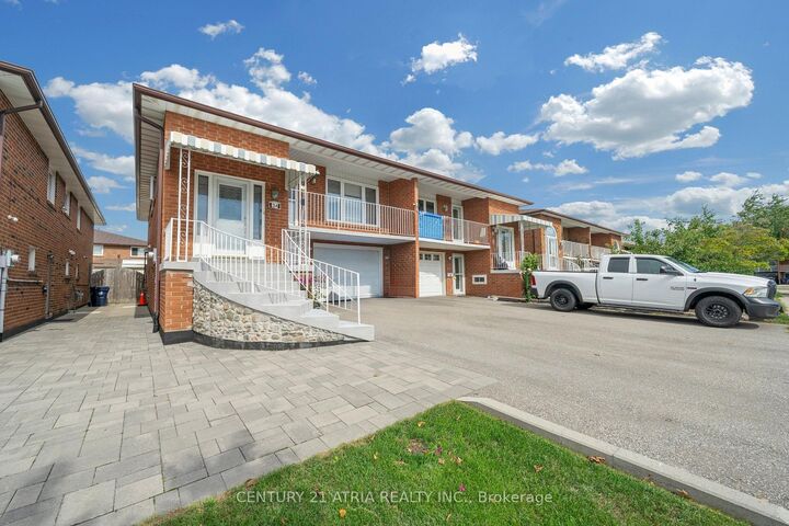 Property Photo:  34 Sawmill Road  ON M3L 2M2 