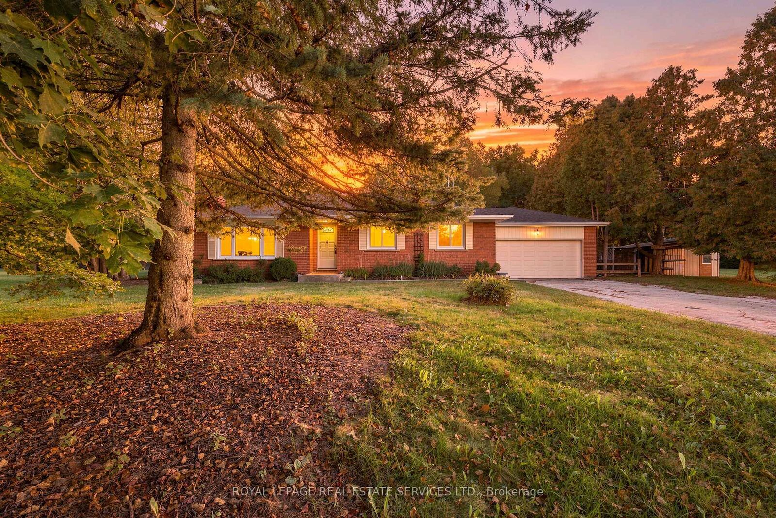 Property Photo:  1191 15 Side Road  ON L9T 2X7 