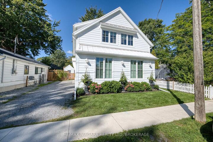 Property Photo:  313 Beechwood Avenue W  ON L0S 1B0 