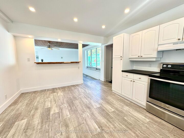 Property Photo:  155 Hughson Street  ON P1P 1H2 
